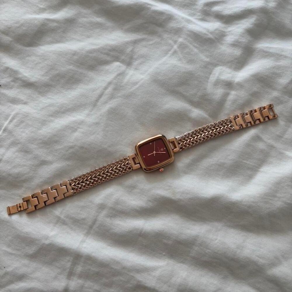 Women’s Gold Square Watch Red Dial Luxury Mesh Band Elegant Waterproof - Picture 4 of 6